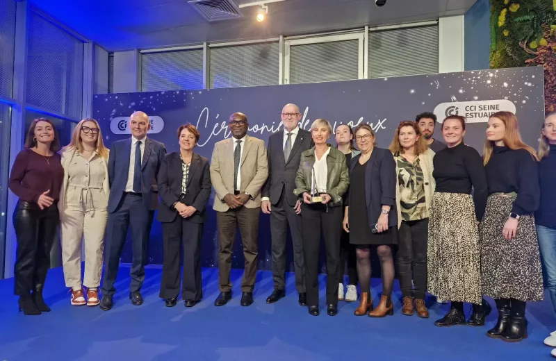 remise du trophée au Lab'O de la Mission Locale Le Havre Estuaire Littoral